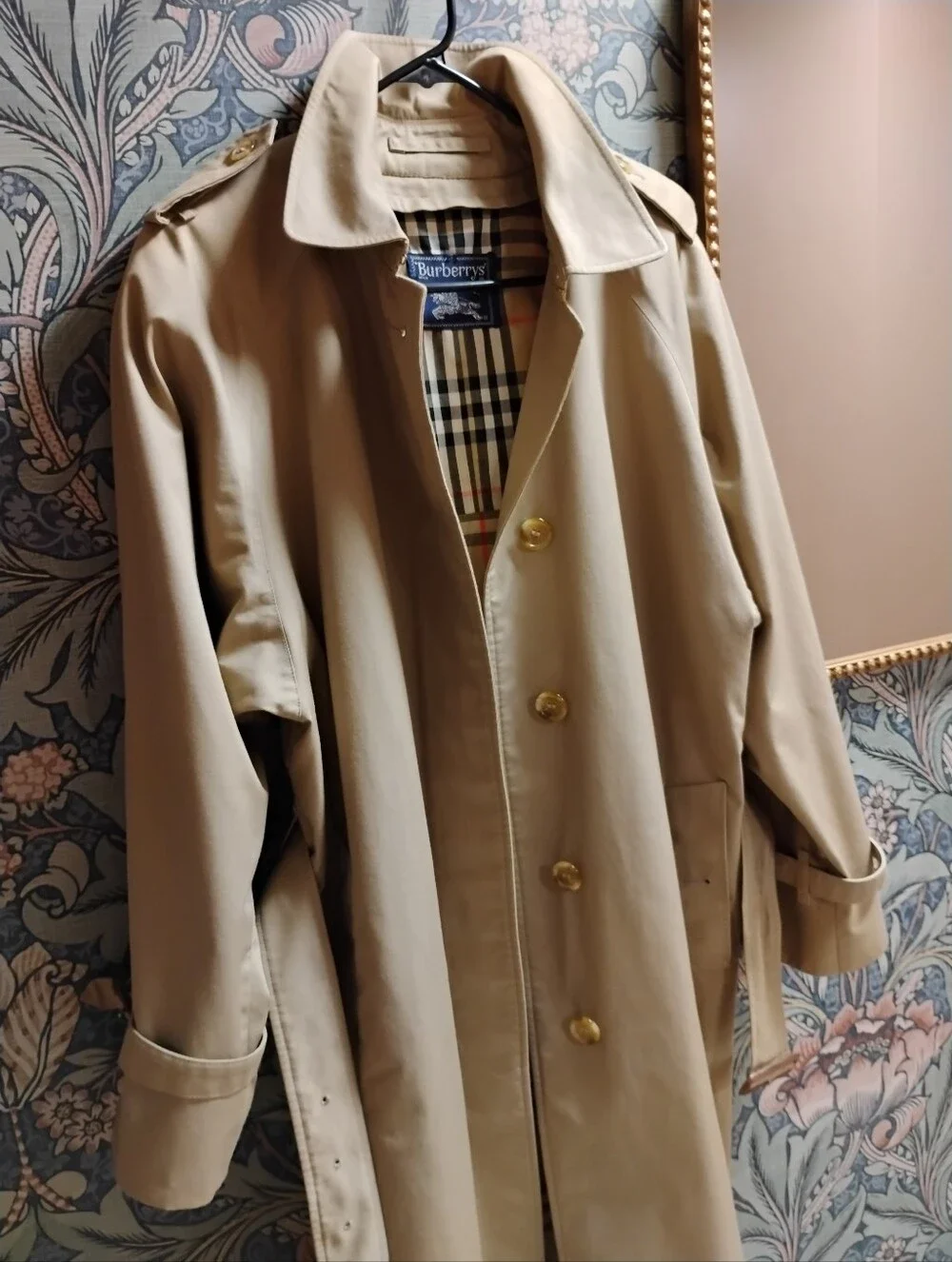 Vintage Burberry Beige Trench Coat with Removable Liner - Picture 3 of 16